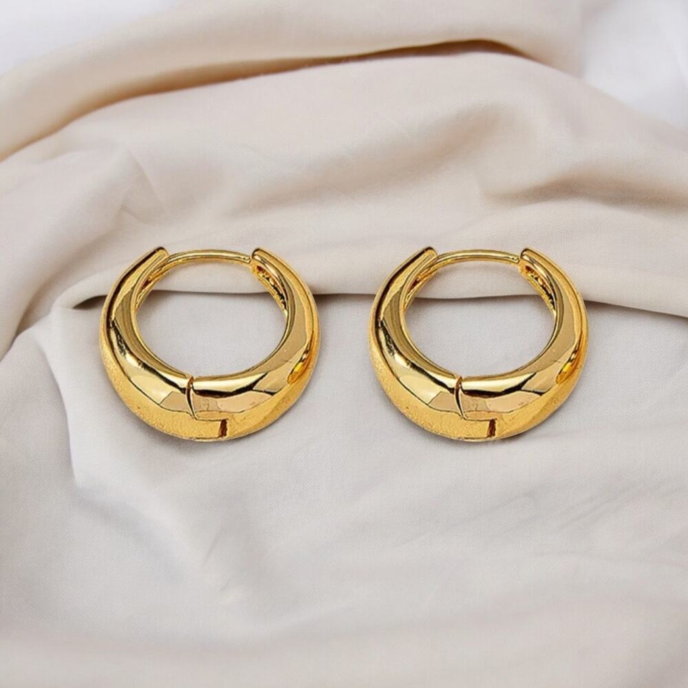 NEW 18K yellow gold plated casual huggy hoop bean earrings jewelry B22A - Picture 6 of 7